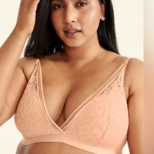 NWT* KNIX Lace Deep V Wireless Bralette in Honey Peach - medium